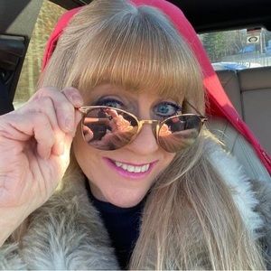 Meet your Posher, Nora